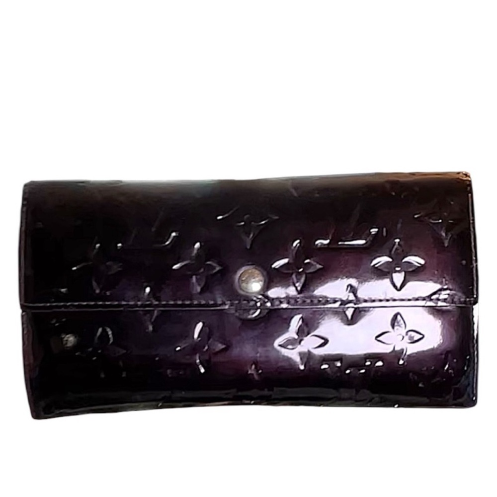 Authentic Louis Vuitton, Elegant Purple Women's Wallet!! With COA